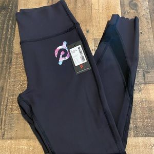 Peloton Scallop Legging BNWT